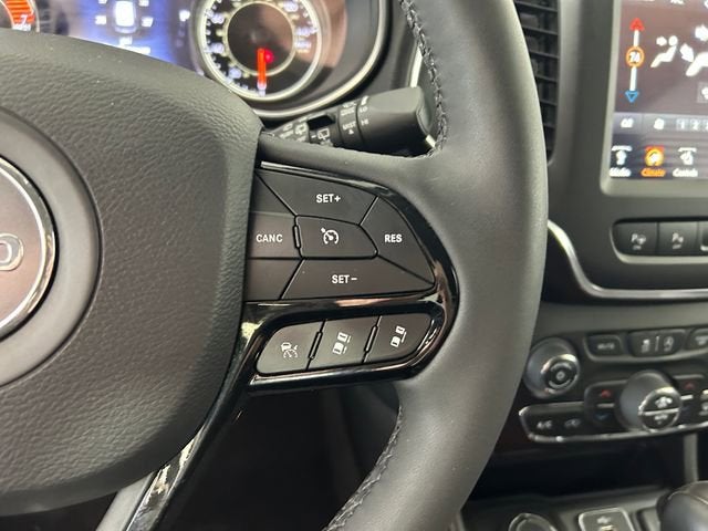 2023 Jeep Cherokee Altitude Lux