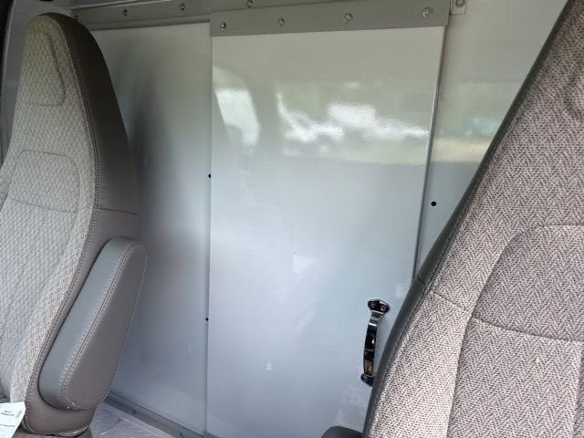 2025 GMC Savana Cutaway 3500 1WT