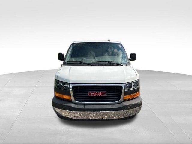 2025 GMC Savana Cutaway 3500 1WT