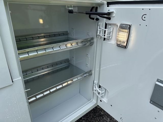 2025 GMC Savana Cutaway 3500 1WT