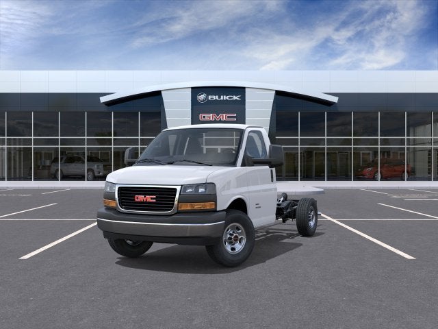 2026 GMC Savana Cutaway 3500 1WT