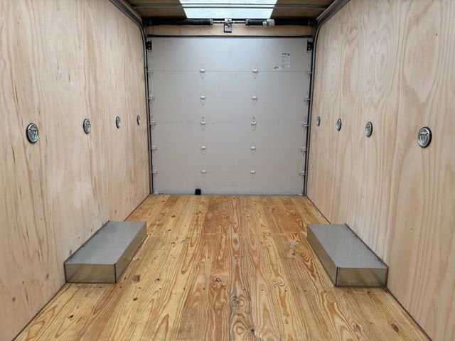 2025 GMC Savana Cutaway 3500 1WT