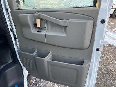 2025 GMC Savana Cutaway 3500 1WT