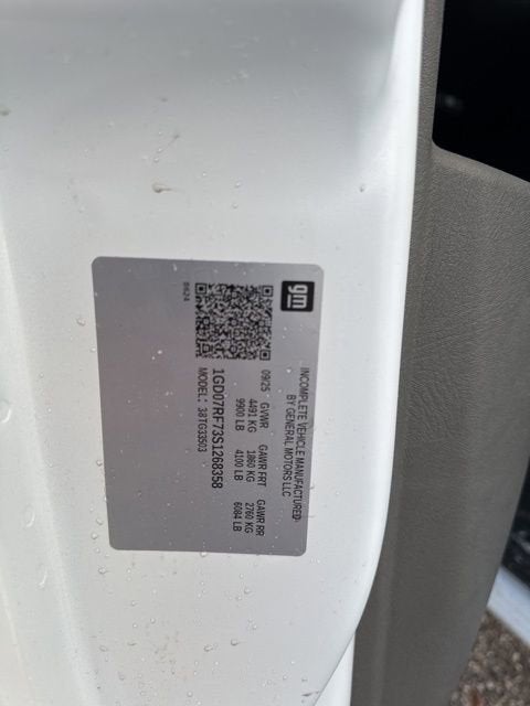 2025 GMC Savana Cutaway 3500 1WT