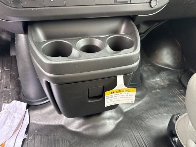 2025 GMC Savana Cutaway 3500 1WT