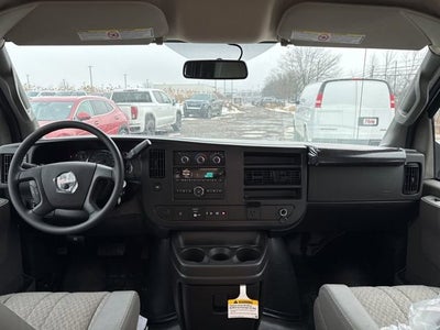 2025 GMC Savana Cutaway 3500 1WT