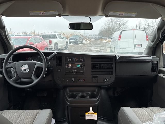 2025 GMC Savana Cutaway 3500 1WT