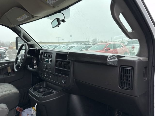 2025 GMC Savana Cutaway 3500 1WT