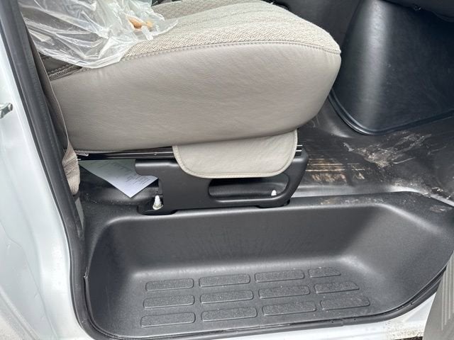 2025 GMC Savana Cutaway 3500 1WT