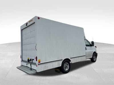 2025 GMC Savana Cutaway 3500 1WT