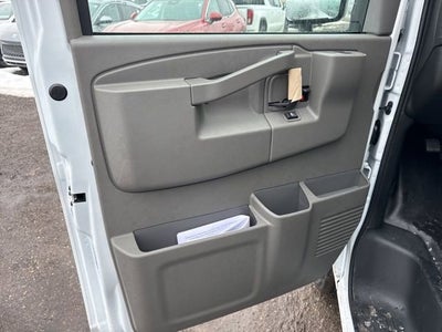 2025 GMC Savana Cutaway 3500 1WT