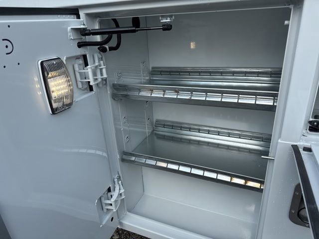 2025 GMC Savana Cutaway 3500 1WT