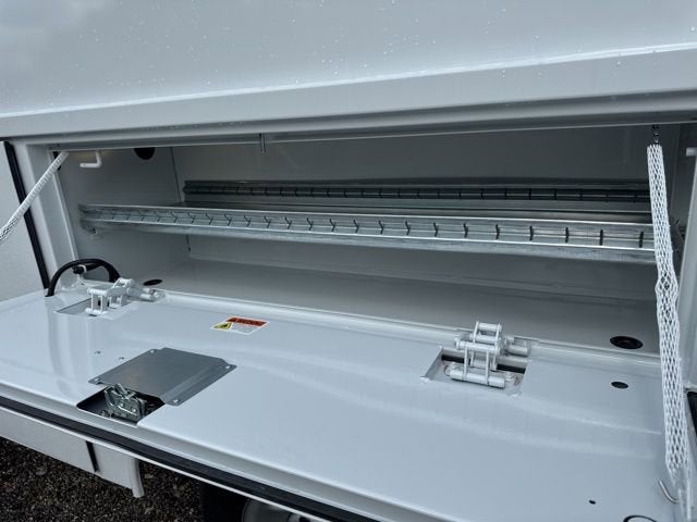 2025 GMC Savana Cutaway 3500 1WT