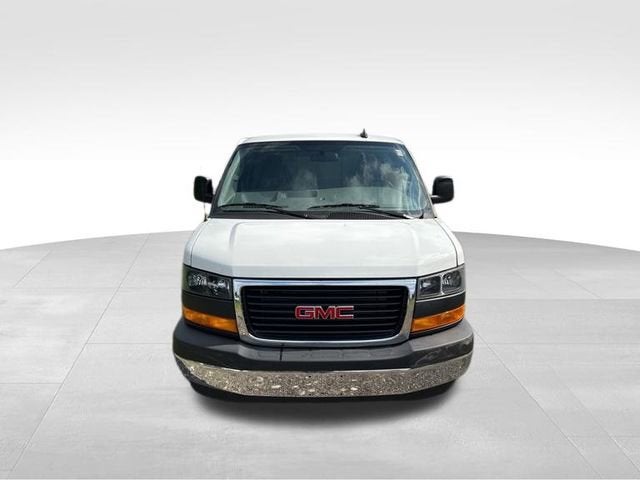 2025 GMC Savana Cutaway 3500 1WT