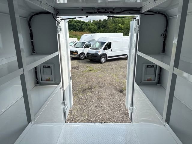 2025 GMC Savana Cutaway 3500 1WT