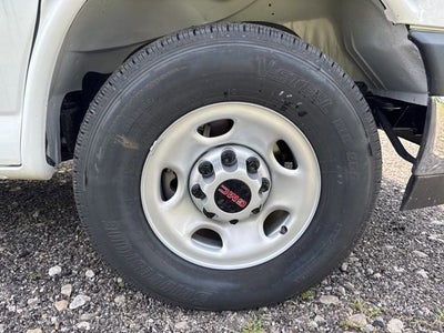 2025 GMC Savana Cutaway 3500 1WT