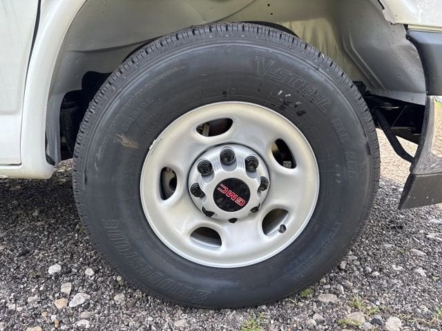 2025 GMC Savana Cutaway 3500 1WT