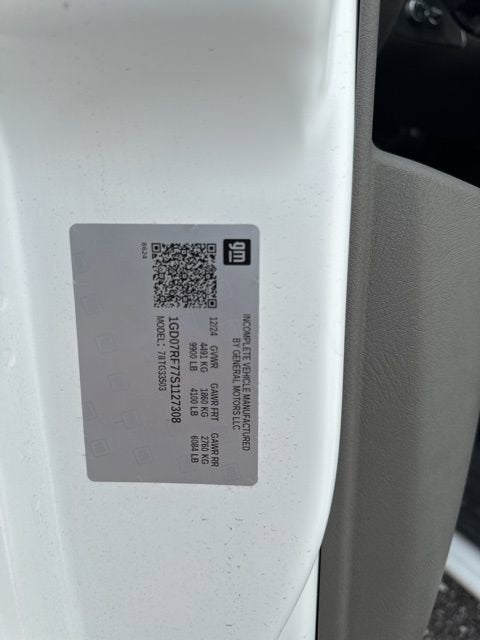 2025 GMC Savana Cutaway 3500 1WT