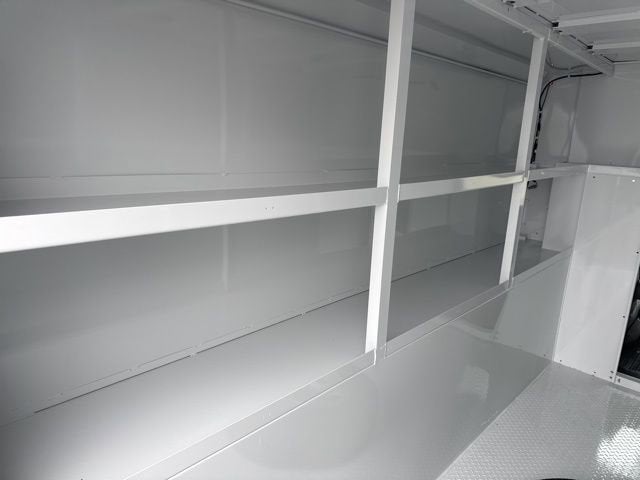 2025 GMC Savana Cutaway 3500 1WT