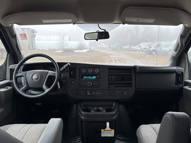 2025 GMC Savana Cutaway 3500 1WT