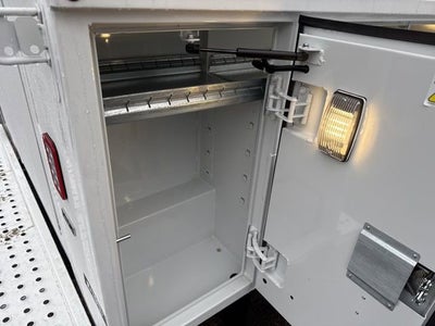 2025 GMC Savana Cutaway 3500 1WT