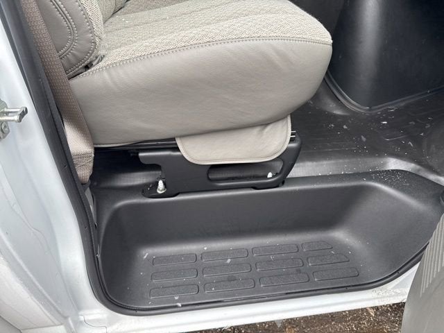 2025 GMC Savana Cutaway 3500 1WT