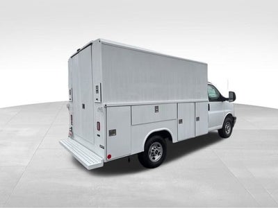 2025 GMC Savana Cutaway 3500 1WT