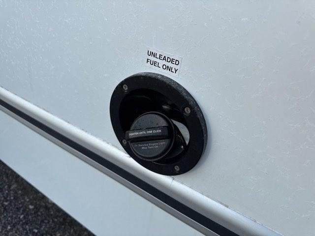 2025 GMC Savana Cutaway 3500 1WT