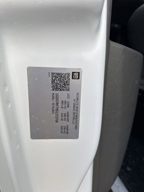 2025 GMC Savana Cutaway 3500 1WT