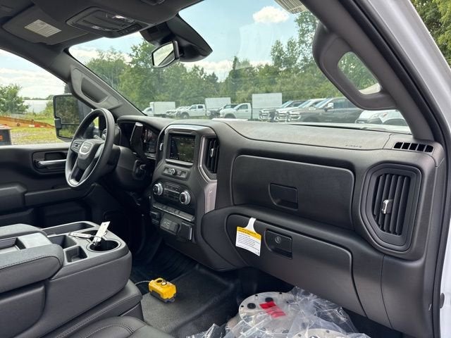 2025 GMC Sierra 3500 HD Chassis Cab Pro