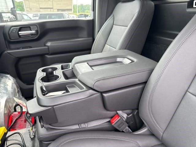 2025 GMC Sierra 3500 HD Chassis Cab Pro