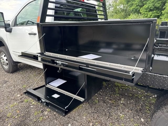 2025 GMC Sierra 3500 HD Chassis Cab Pro