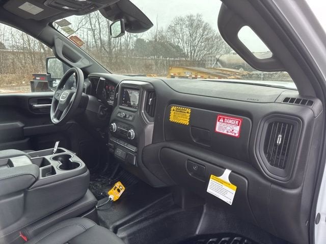 2025 GMC Sierra 3500 HD Chassis Cab Pro