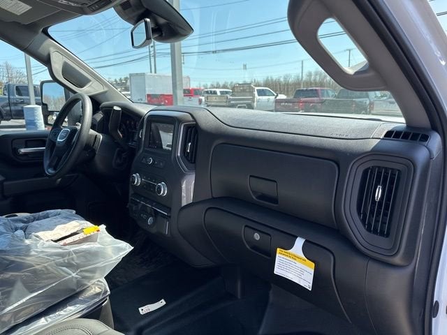 2025 GMC Sierra 3500 HD Chassis Cab Pro