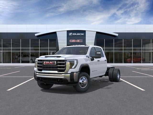 2026 GMC Sierra 3500 HD Chassis Cab Pro