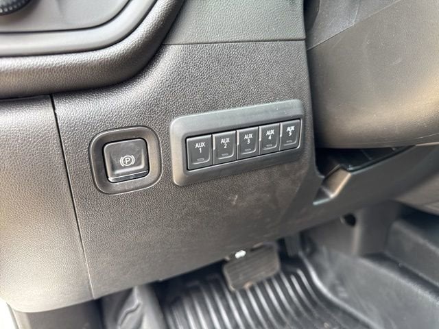 2025 GMC Sierra 3500 HD Chassis Cab Pro