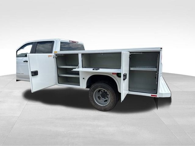 2025 GMC Sierra 3500 HD Chassis Cab Pro