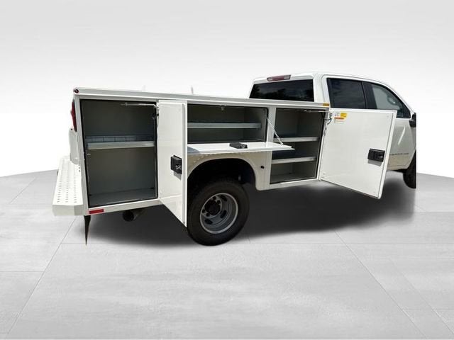 2025 GMC Sierra 3500 HD Chassis Cab Pro