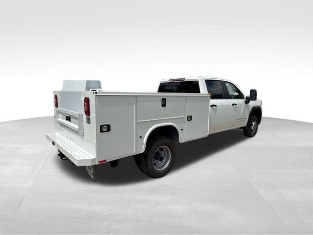 2025 GMC Sierra 3500 HD Chassis Cab Pro