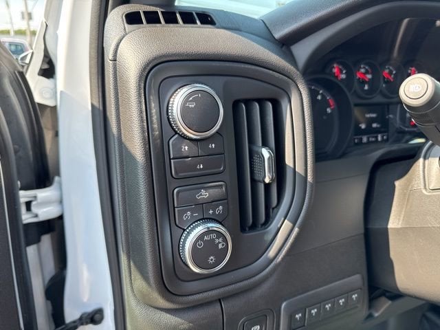 2025 GMC Sierra 3500 HD Chassis Cab Pro