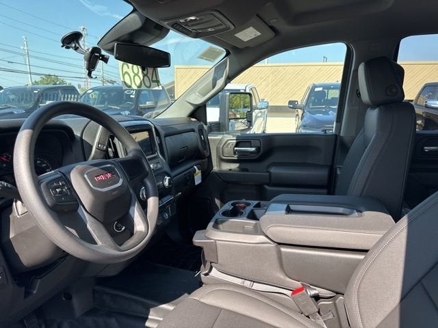 2025 GMC Sierra 3500 HD Chassis Cab Pro