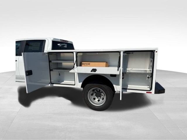 2025 GMC Sierra 3500 HD Chassis Cab Pro