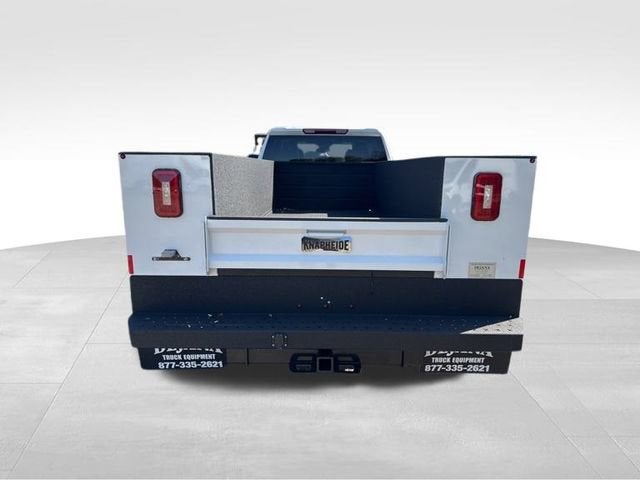 2025 GMC Sierra 3500 HD Chassis Cab Pro