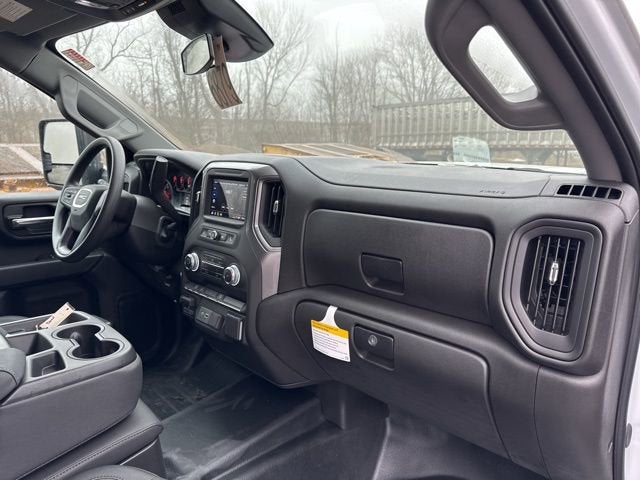 2025 GMC Sierra 3500 HD Chassis Cab Pro