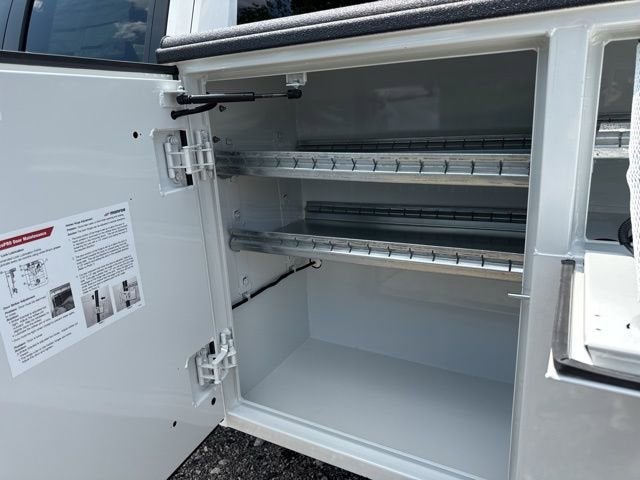 2025 GMC Sierra 3500 HD Chassis Cab Pro