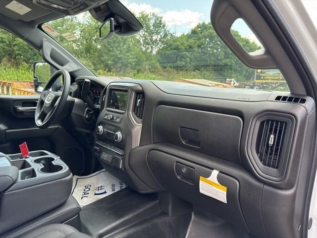 2025 GMC Sierra 3500 HD Chassis Cab Pro