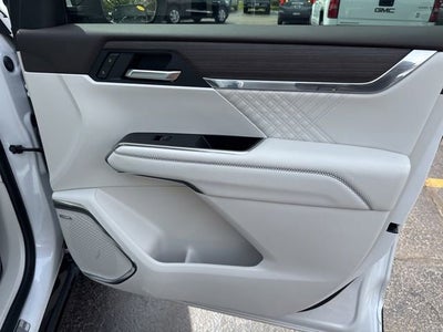 2025 GMC Acadia Denali
