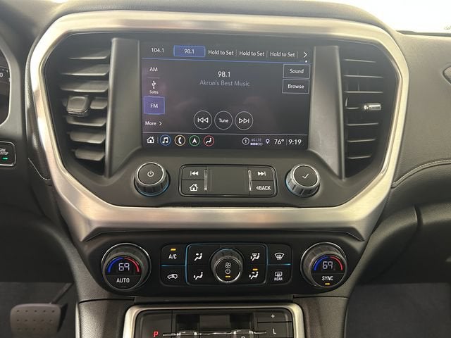 2023 GMC Acadia SLT