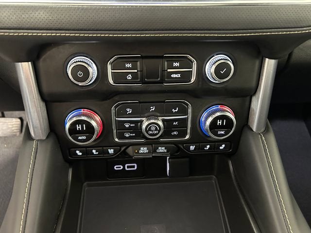 2023 GMC Yukon XL SLT