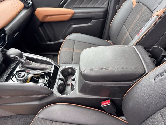 2023 GMC Canyon 4WD AT4